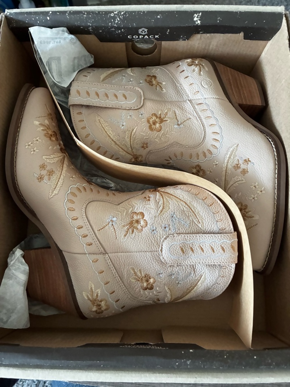 dingo Cream Floral Embroidered Western Ankle Boots - Picture 6 of 6